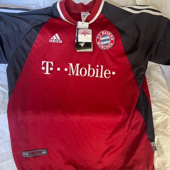 Bayern Munchen soccer jersey. Size L, new with tags! - Picture 1 of 5